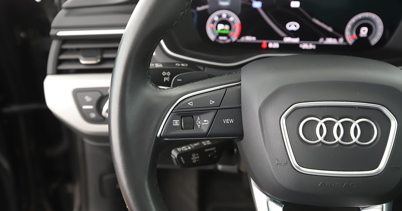 Audi A4 — photo 27