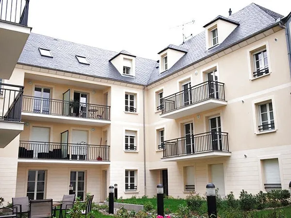 Bel appartement de 2 pièces à LA CHAPELLE EN SERVAL