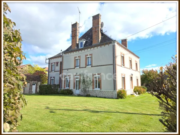Maison 10 pièces 266 m²