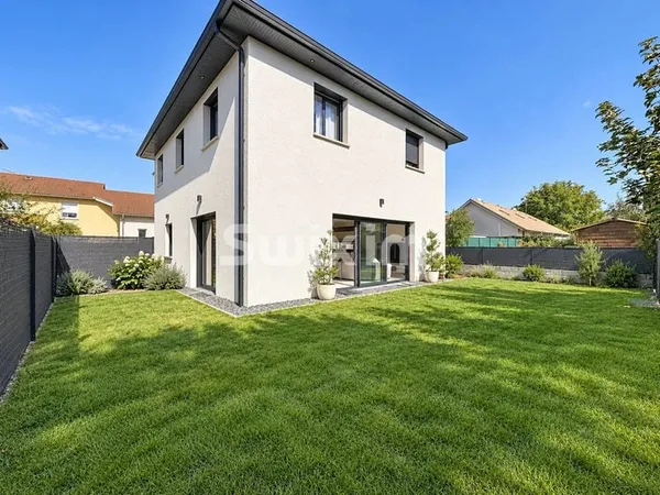 Maison individuelle T6 de 169m2 avec terrasse, jardin et garage fermé!