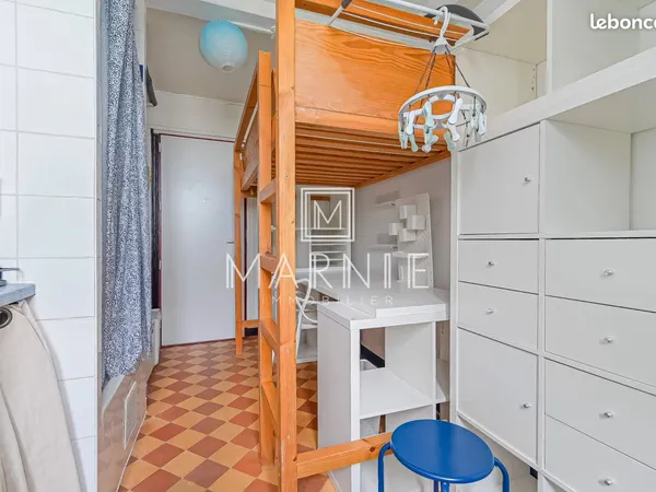 Studio 1 pièce 9 m²