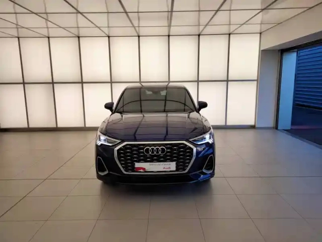 Audi Q3 sportback 35 tfsi 150 ch s tronic 7 — photo 11