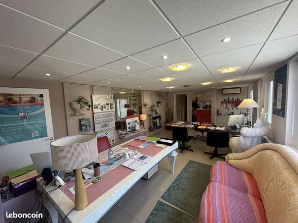 Bureaux 76 m² Puget-sur-Argens