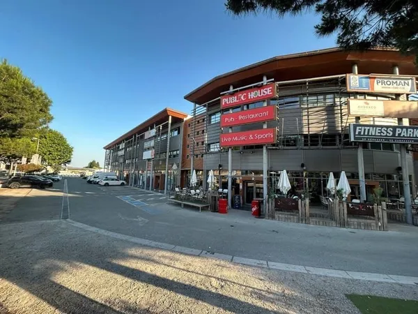Local commercial 80 m²