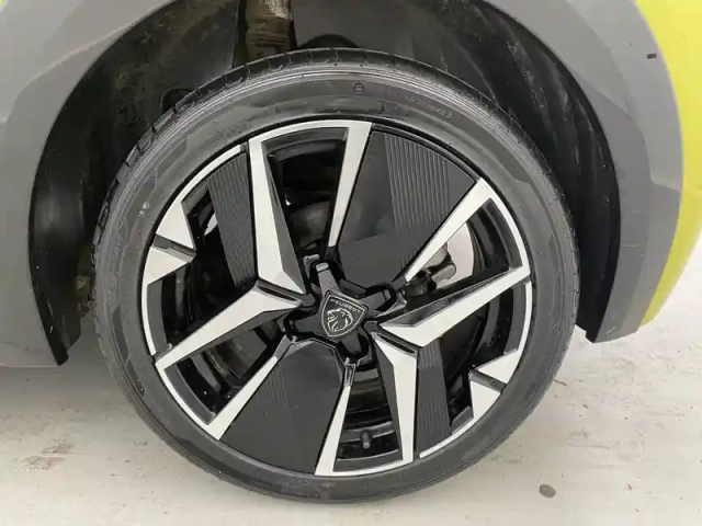 Peugeot 208 puretech 100 s&amp;s bvm6 — photo 16