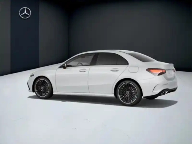 Mercedes Classe A 200 d berline amg line — photo 26