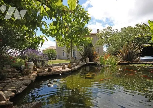Maison 8 pièces 264 m²