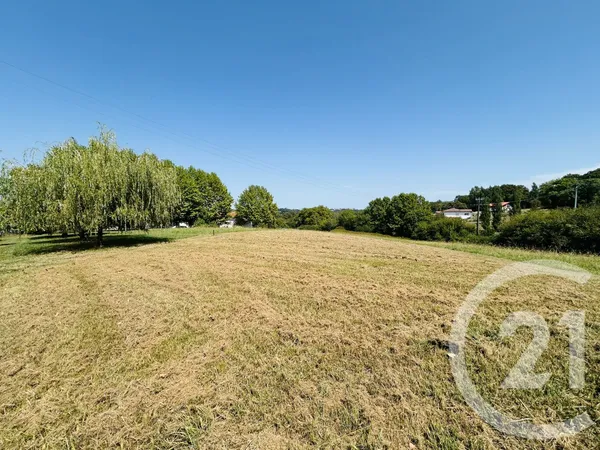 Terrain 892 m²