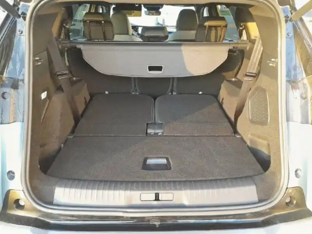 Peugeot 5008 electrique 73 kwh 210 ch — photo 6