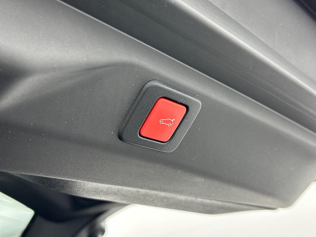 Peugeot 3008 hybrid 145 e-dcs6 gt — photo 41