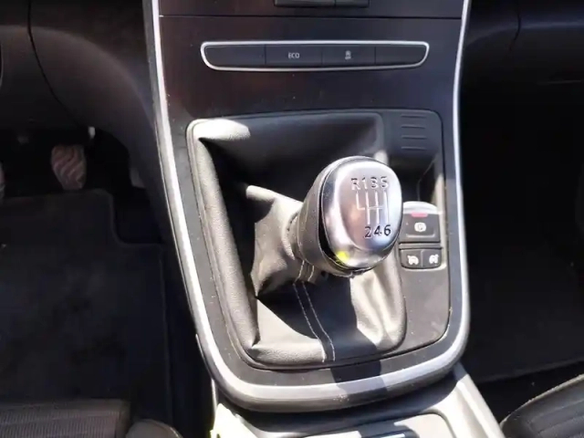 Renault Scenic grand  tce 140 — photo 28