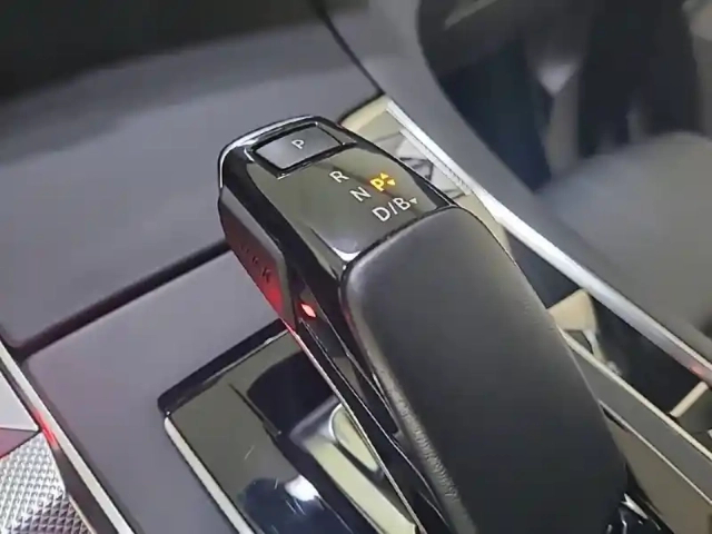 Ds Ds 7 hybride rechargeable e-tense 360 eat8 4x4 — photo 26