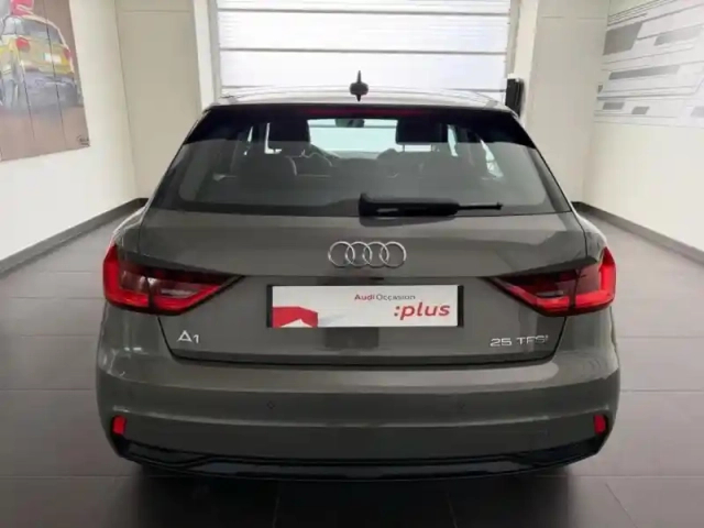 Audi A1 sportback 25 tfsi 95ch design — photo 6