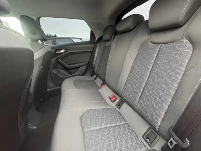 Audi A1 sportback 25 tfsi 95 ch s tronic 7 — photo 30