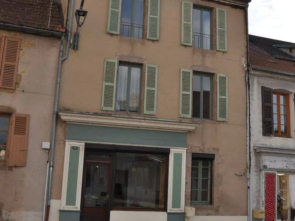 Bien immobilier de rendement Vente Lapalisse 70000€