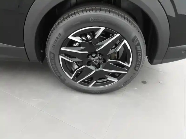 Peugeot 5008 hybrid 145 e-dcs6 — photo 13