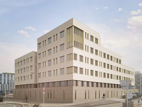 Bureaux 6 pièces 7844 m²