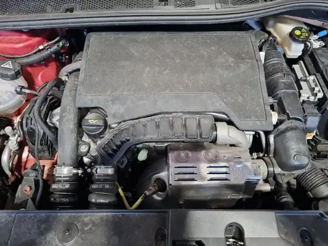 Peugeot 208 puretech 75 s&amp;s bvm5 — photo 48