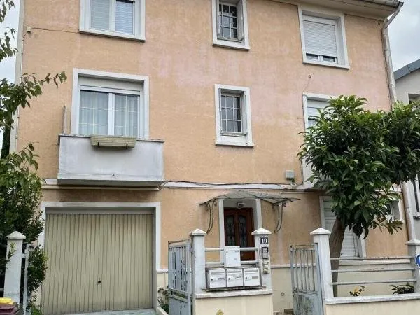 Maison de 4 logements plus jardin