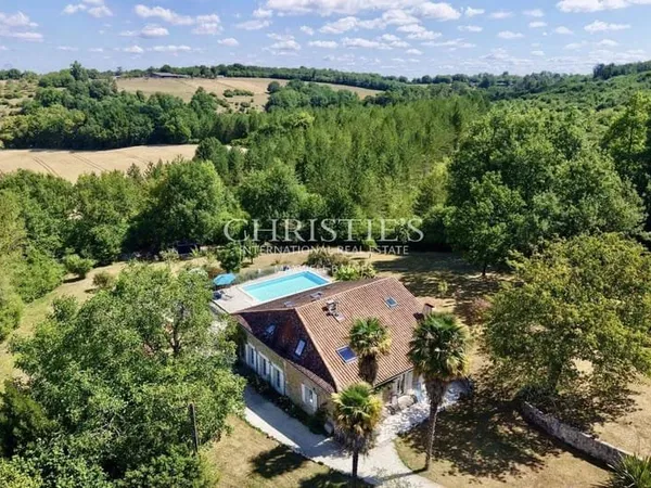 Maison 8 pièces 215 m²