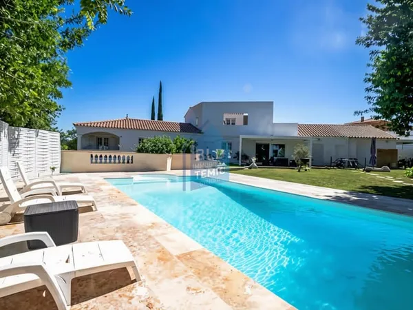 Magnifique villas avec piscine au calme