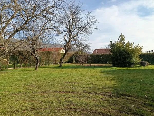 Terrain 600 m²