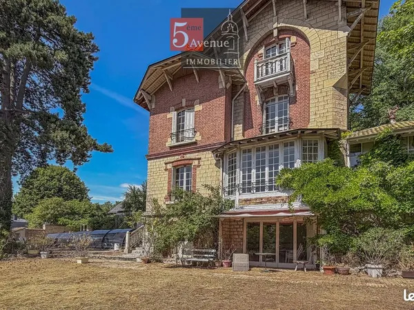 Propriété 9 pièces 240 m²