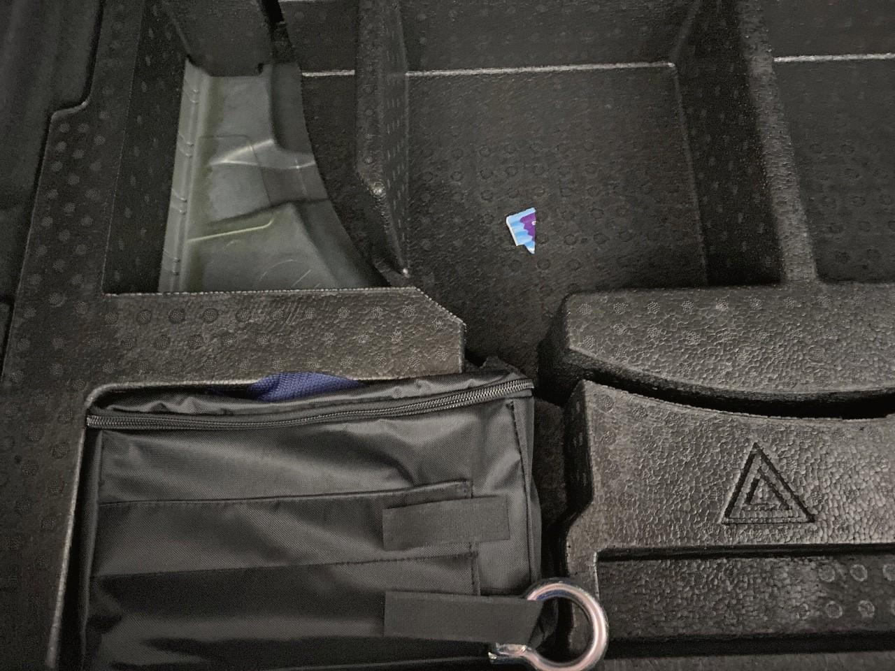 Peugeot 408 hybrid 145 e-dcs6 gt — photo 16