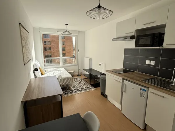 À LOUER STUDIO MEUBLÉ AVEC BOX VÉLO TOULOUSE