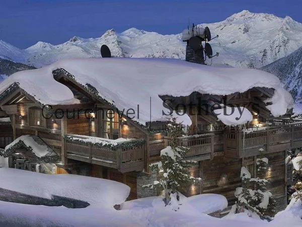 Chalet 8 pièces 700 m²