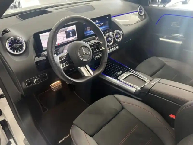 Mercedes Gla 200 d amg line — photo 9