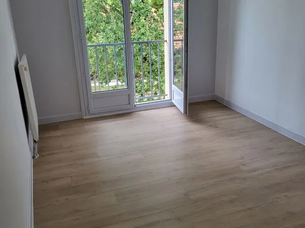 Appartement à louer dans résidence, 2ème étage, voie sans issue, espace vert, parking