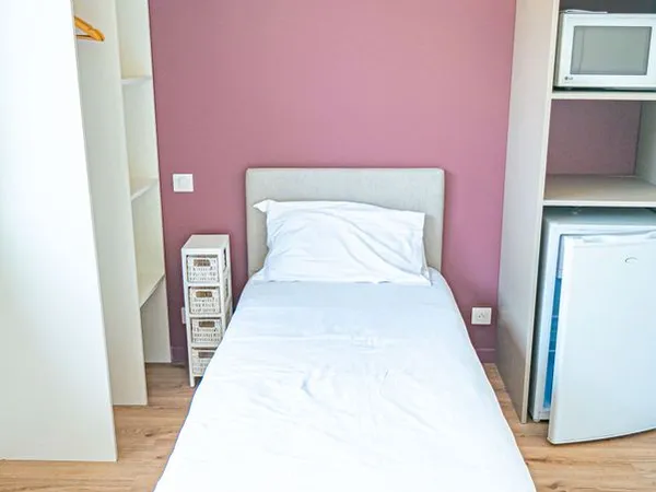Chambre rénovée pour étudiant(e) en colocation oct à juin