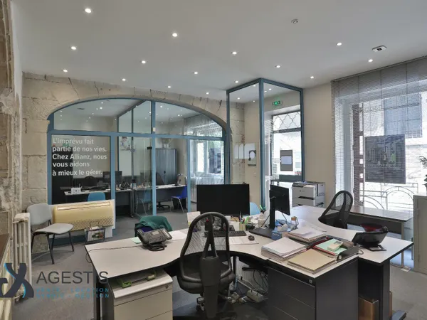 Local professionnel 150 m²