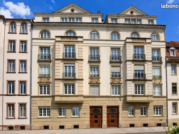 Grand 3 pieces 106 m2 quartier orangerie