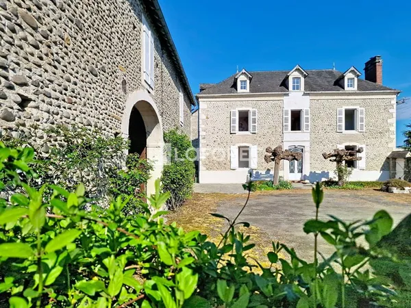 Maison 8 pièces 195 m²