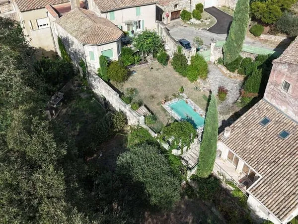 Maison 13 pièces 320 m²