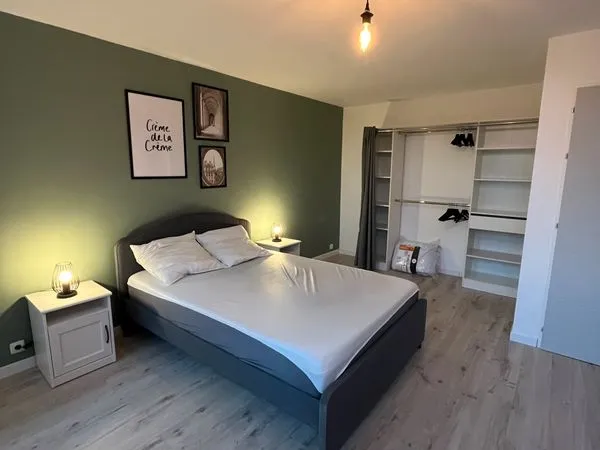 Chambre disponible dans colocation