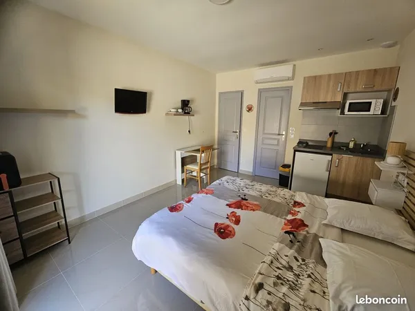 Studio meublé et tout équipé - location de septembre à avril - saint florent