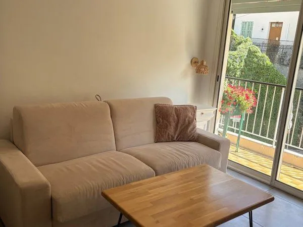 Appartement à louer Dans la région de Saint-Roch, Nice