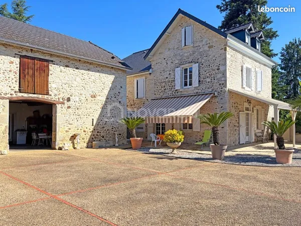 Maison 9 pièces 230 m²