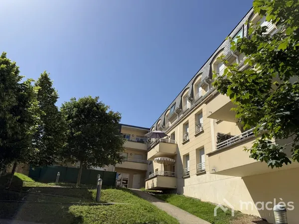 À vendre : Appartement 3 pièces dans résidence récente, avec