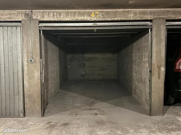 Parking 11 m² Paris