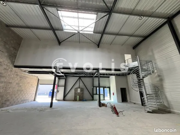 Local d'activité 237 m²