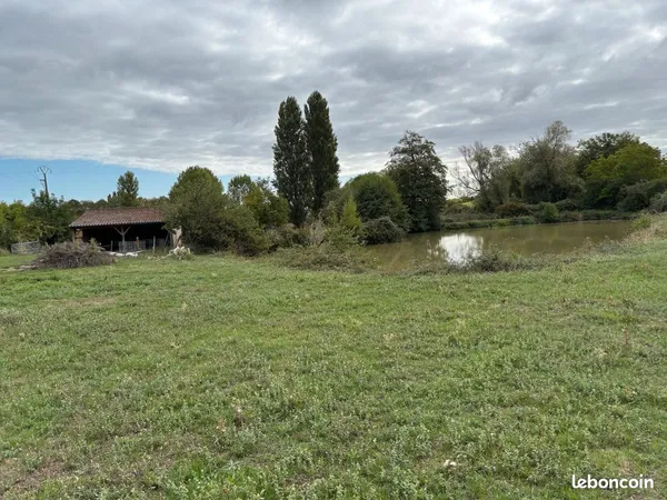 Plan d'eau Vente Châtellerault  7500m² 80000€