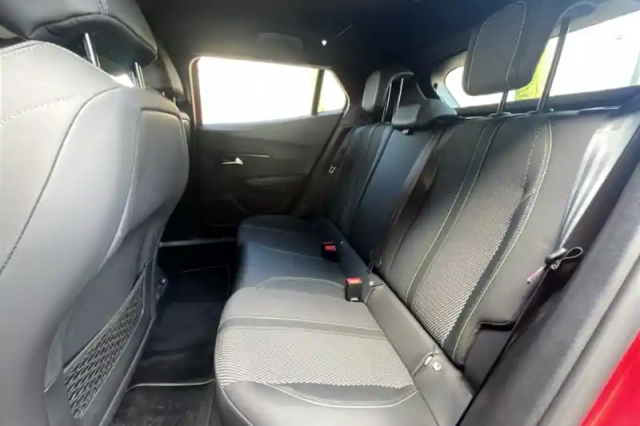 Peugeot 2008 hybrid 136 e-dcs6 — photo 15