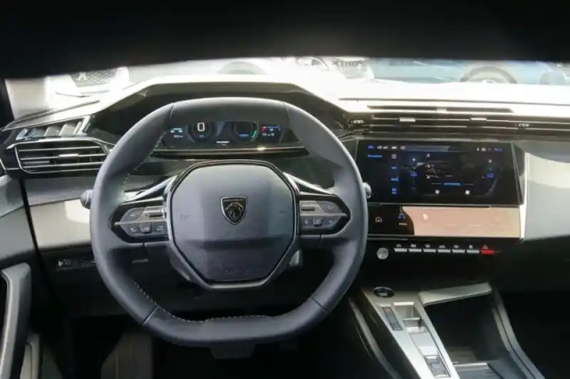 Peugeot 308 hybrid 145 e-dcs6 — photo 18