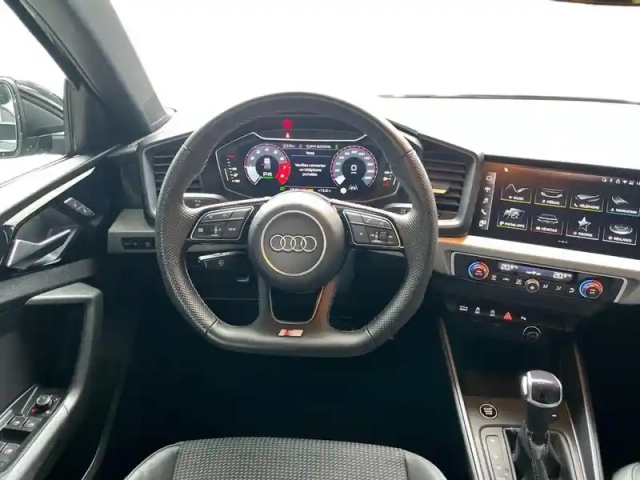 Audi A1 sportback 35 tfsi 150 ch s tronic 7 — photo 12