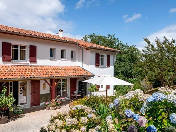 Maison 5 pièces 210 m²