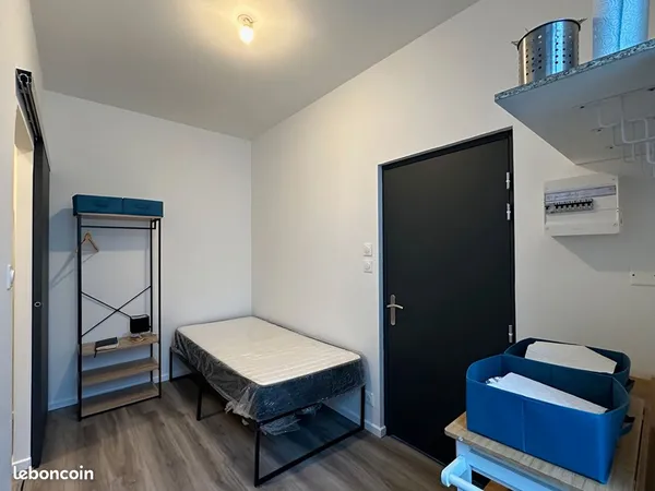 Studio 1 pièce 10 m²